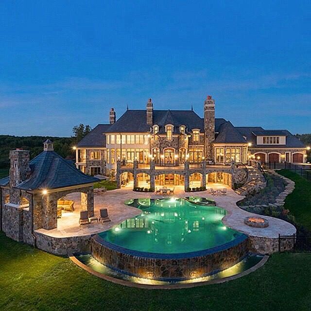 Stunning brick mansion, pool